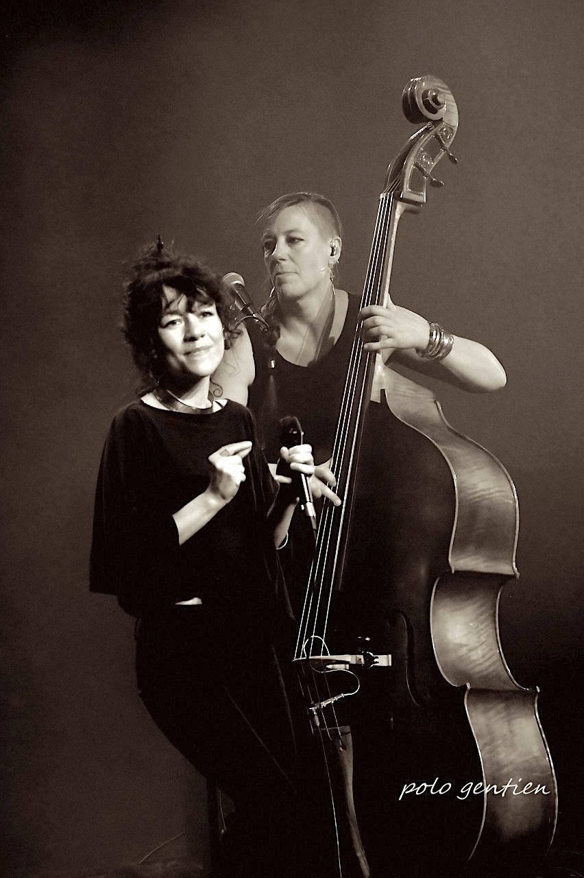 Louise Et Eva   © P. Gentien